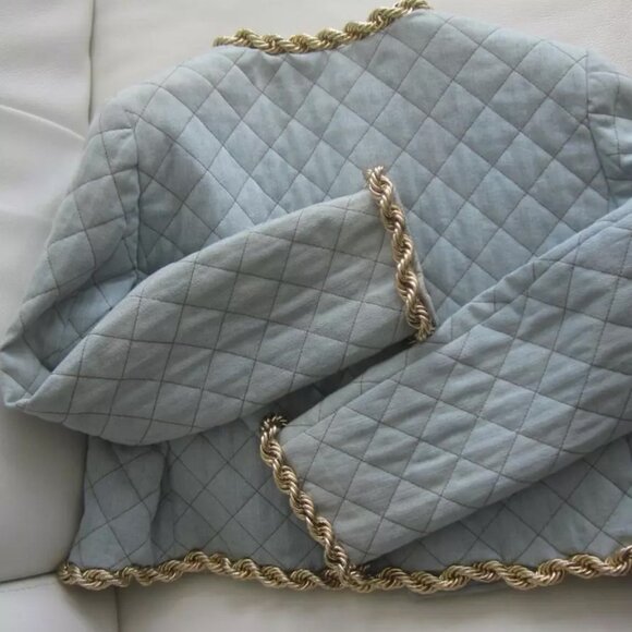 MOSCHINO COUTURE LIGHT WASH FADED DENIM QUILT GOLD CHAIN JACKET IT44 USA 10 - Picture 8 of 15